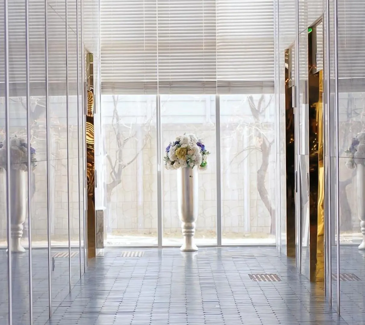 Hotel Tour Incheon Airport Hotel & Suites 4*,